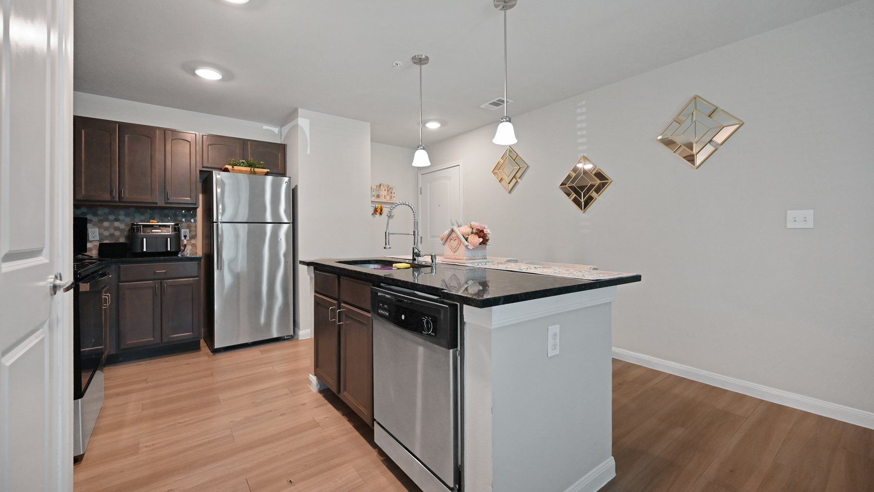 Twin Oaks home feature